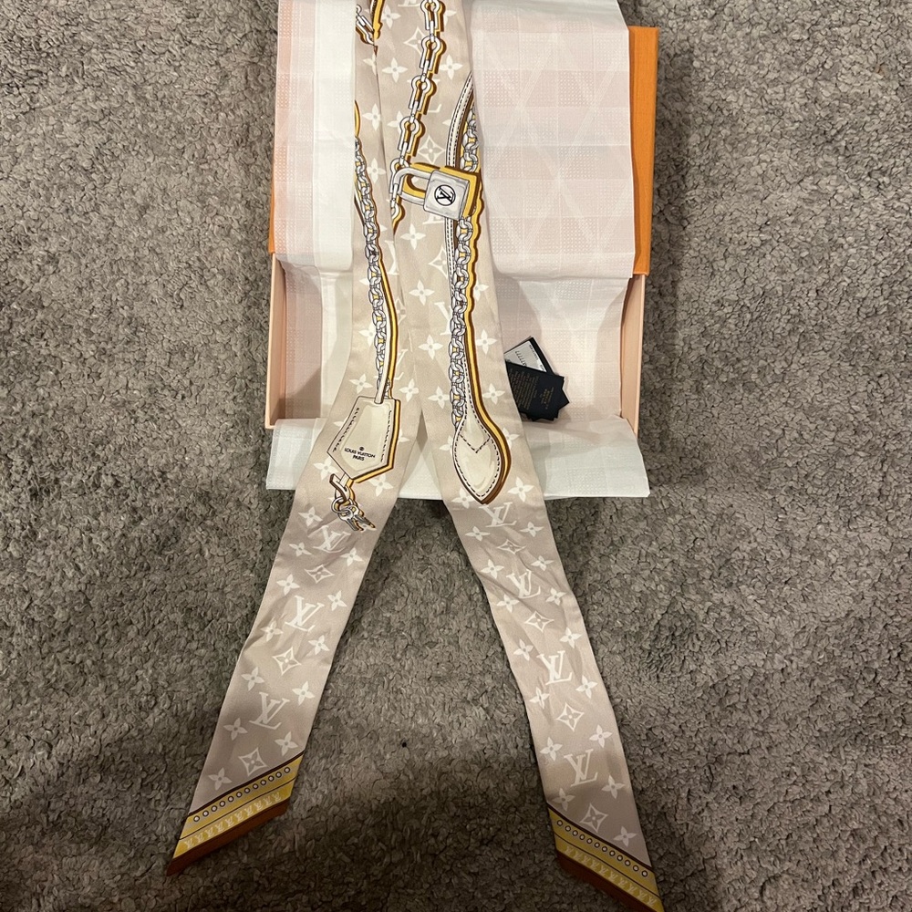 Authentic Louis Vuitton Ultimate Monogram Bandeau